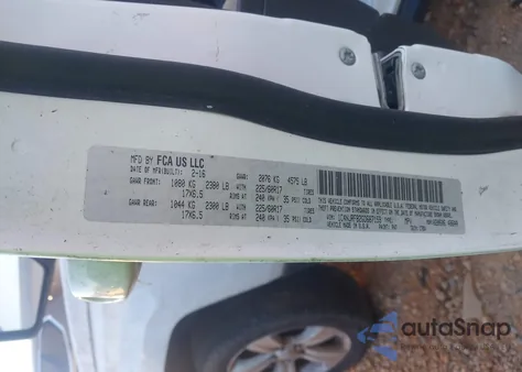 2016 Jeep Patriot Latitude z USA, uszkodzony, nr VIN 1C4NJRFB2GD687159